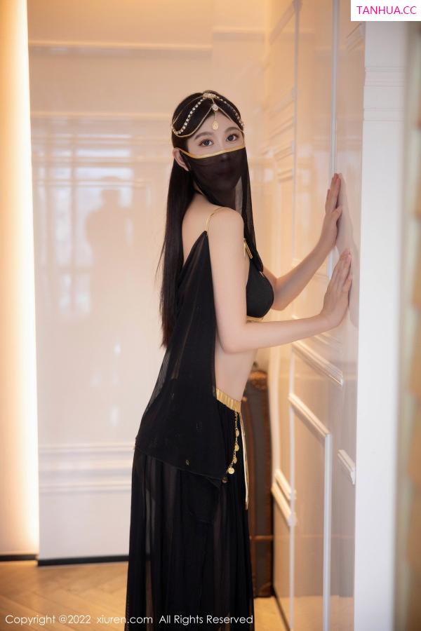 李雅柔  [XiuRen]高清写真图 2022.11.14 No.5849 李雅柔182CM 西域风情第8张图片